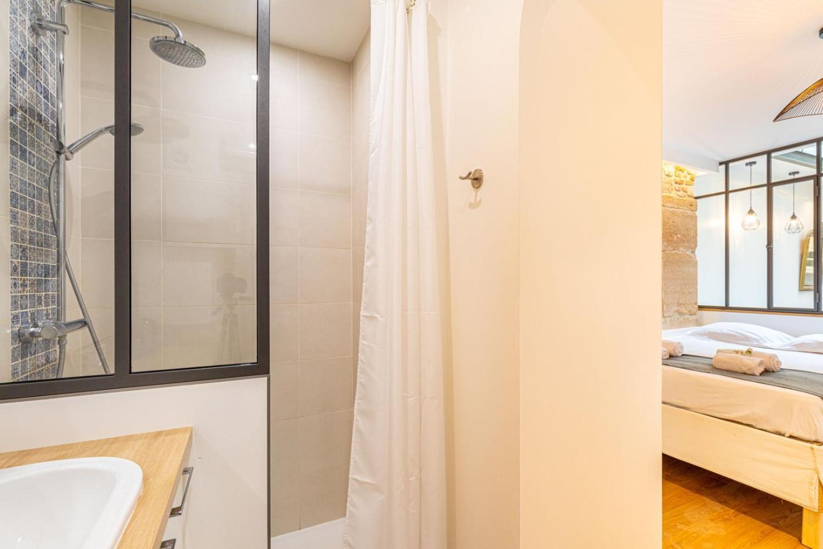 Guestready - Atelier Renove Sous Verriere A * Parijs